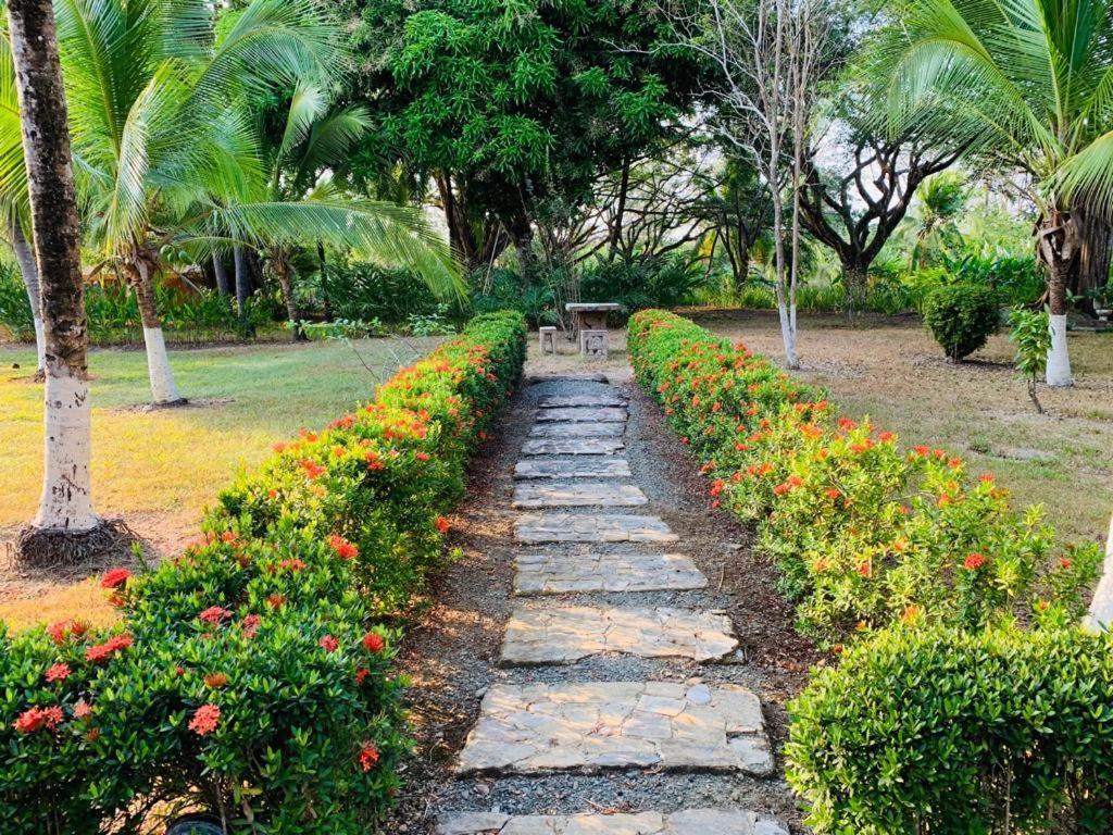 Getaways At Pueblo Real Hotell Quepos Eksteriør bilde