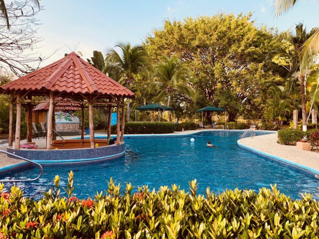 Getaways At Pueblo Real Hotell Quepos Eksteriør bilde