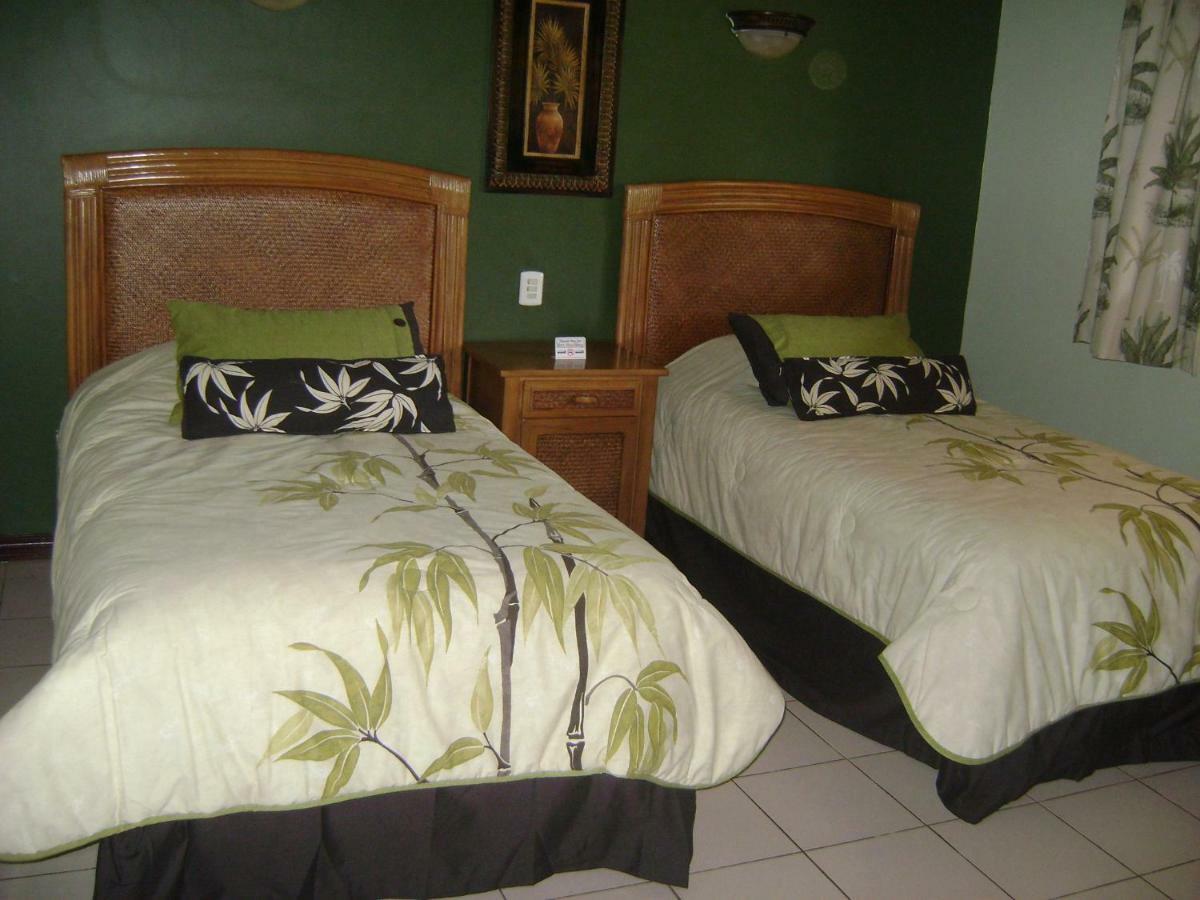 Getaways At Pueblo Real Hotell Quepos Eksteriør bilde